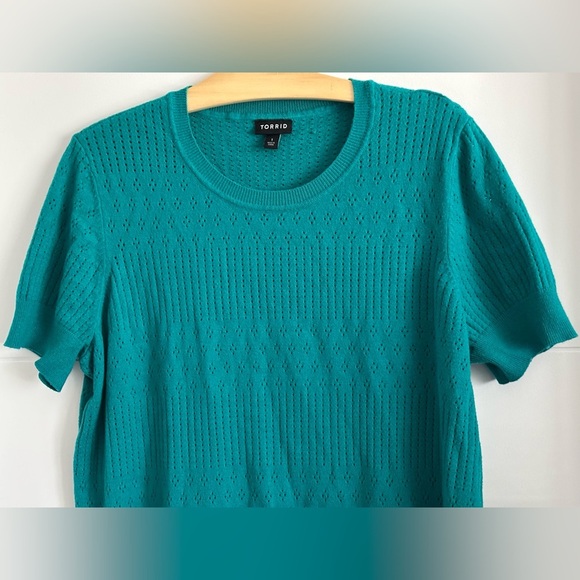 Torrid: Women’s Short Sleeve Knit Top- Size 1 - Picture 2 of 6
